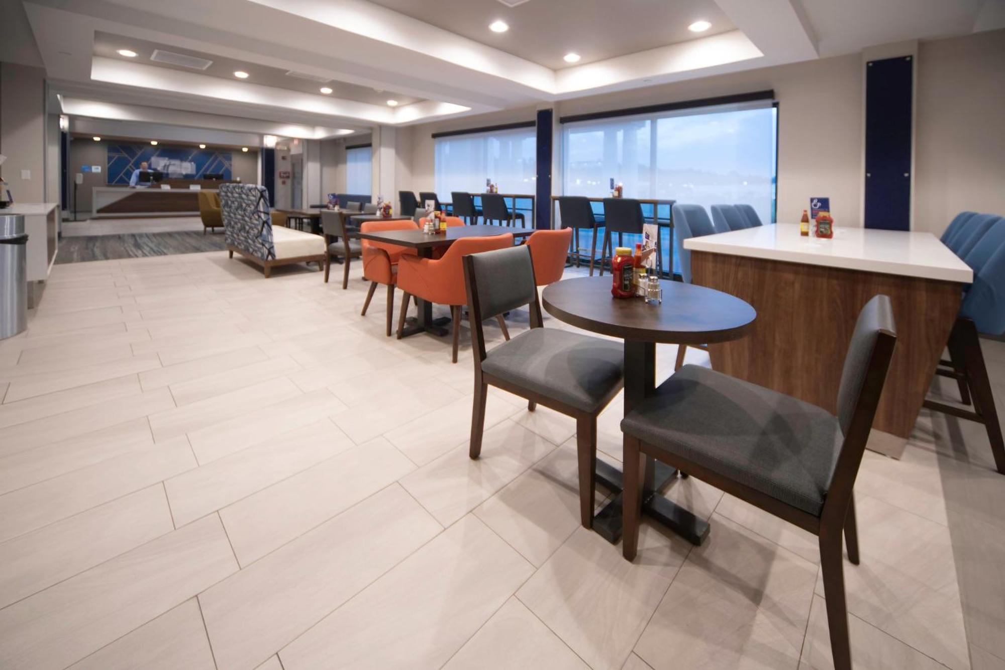 Holiday Inn Express Suites Little Rock West By Ihg Buitenkant foto